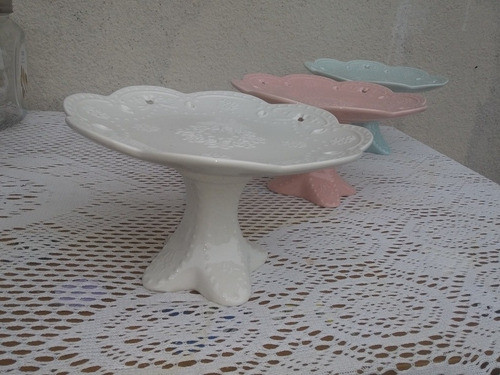 Muy Finos Centros Con Pie P/masas/tortas Diseño En Relieve. 1