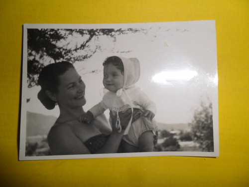 Antigua Fotografia Foto Madre Niña Bebe Bebita 1953 Bebota 0