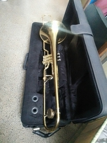 Trombón De Pistones O Válvulas En Sib. Buen Sonido Y Afinac. 0