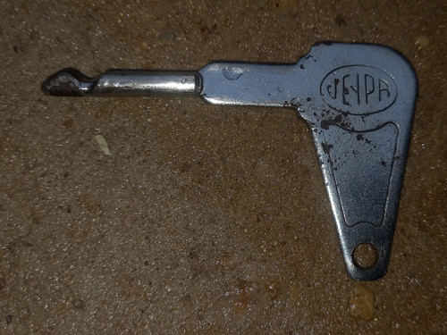 Antigua Llave Veypa 1
