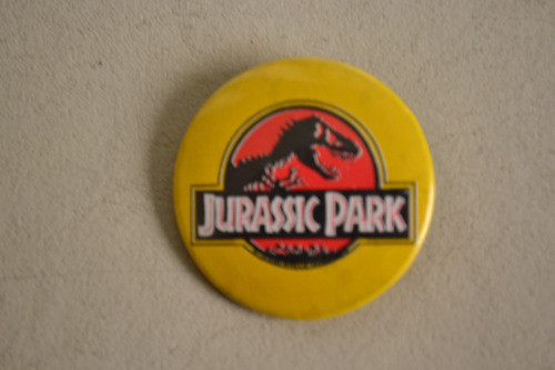 Hermoso Pin De Jurassic Park Color Amarillo 36 Mm 0