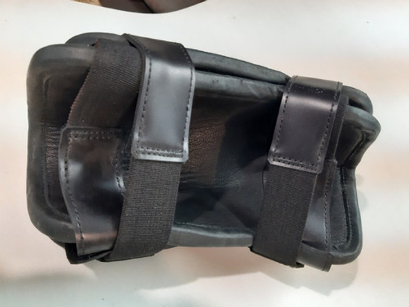 Rodilllera De Polo Negro 1