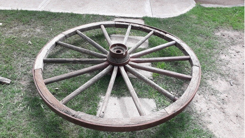 Rueda De Carro Antigua 1