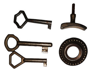 Lote 5 Piezas: Tres Llaves (2 Bronce) Tirador, Adorno Bronce 0