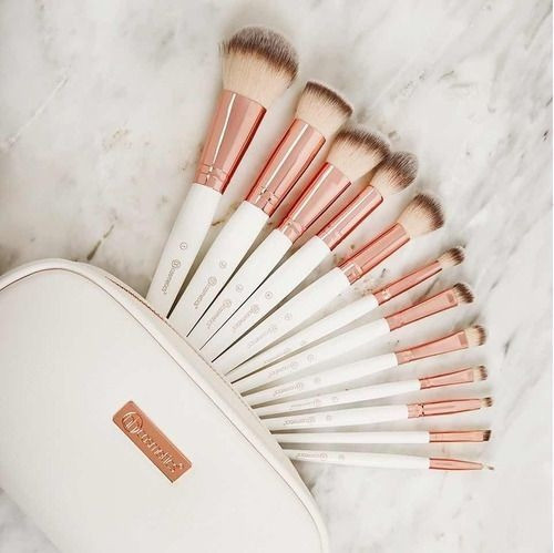Brochas De Maquillaje + Set De Esponjas 1