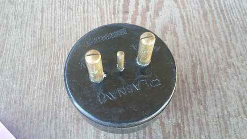 Enchufe Macho Trifásico Y Monofásico De Baquelita Goya 0