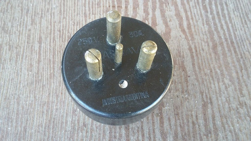 Enchufe Macho Trifásico Y Monofásico De Baquelita Goya 1