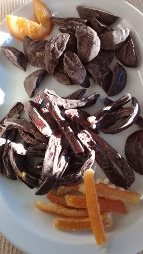 Cascara De Naranja Bañadas  En  Chocolate  . 1 Kg . 1