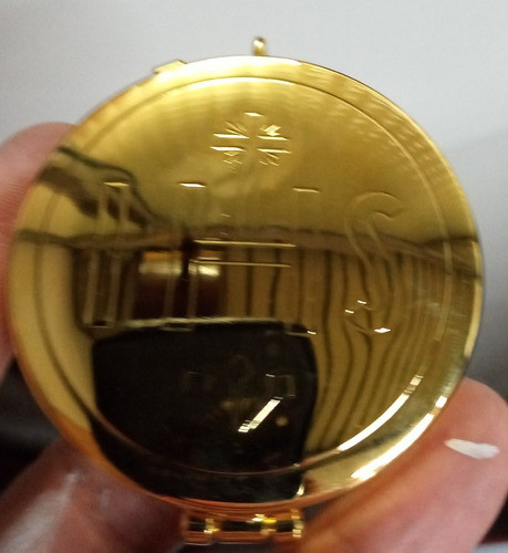 Teca Dorada Porta Viático Para Hostia Chica 1