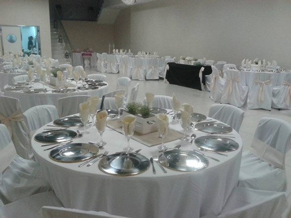 Alquiler De Mesas De Madera 0