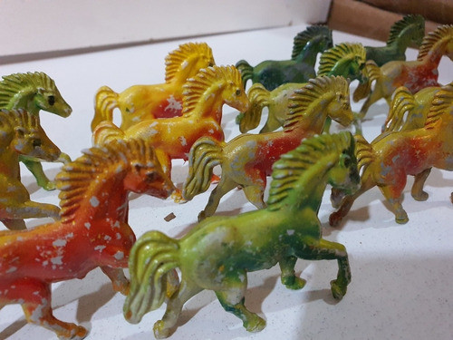 Antiguo Juguete- Lote De 15 Caballos De Plastico 1