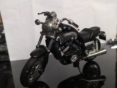Yamaha Vmax Esc 1 18 Coleccion 11cm Moto Maisto 1