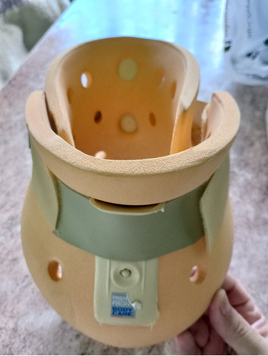 Collar Tipo Filadelfia Body Care Mas Collar Cervical Espuma 1