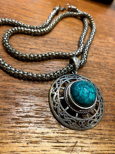 Luli Collar Cadena Enorme Metal Plata Colgante Piedra Verde 1