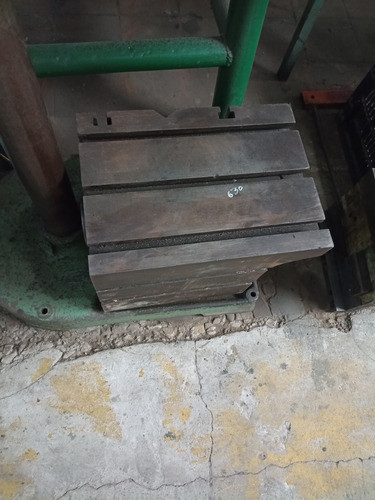 Cubo Para Agujereadora De 40x30, En Buen Estado 0