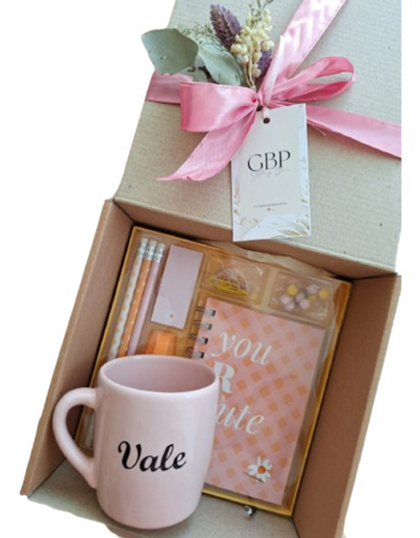 Giftbox Secretarias: Kit De Escritorio, Mug Y Flores Secas 0