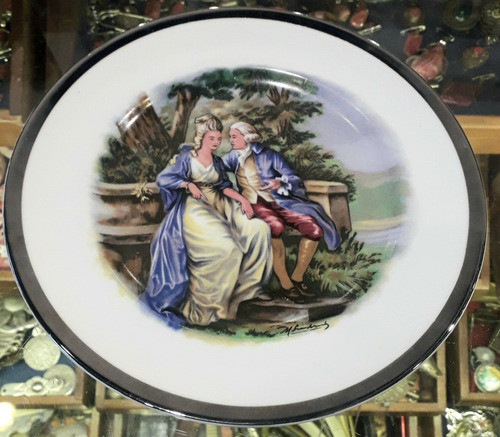 Plato Decorativo Escena Galante  Royal Victoria Bone Chine 0