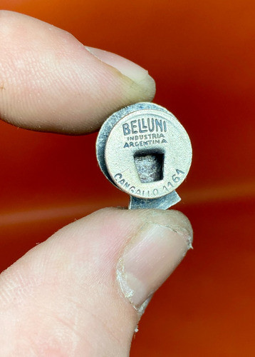 Antiguo Pin Esmaltado / Cat Belluni / Coleccionable 1