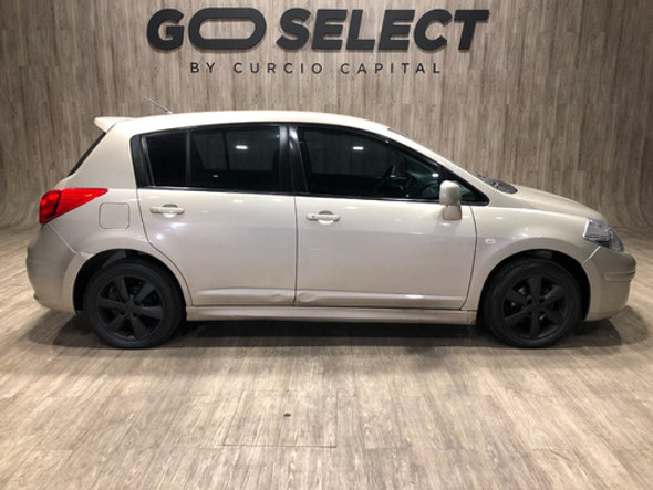 Techo Nissan Tiida Con Parantes 0