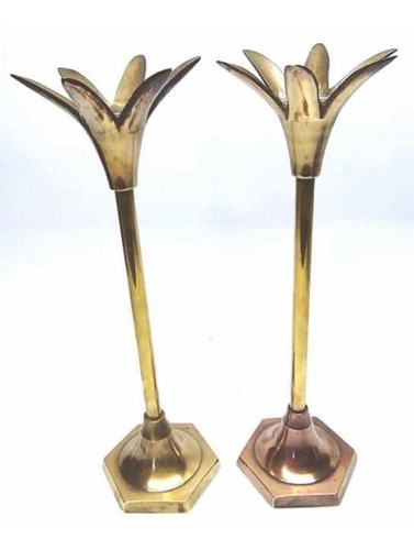 Castiçais Em Metal Formado De Flor 0