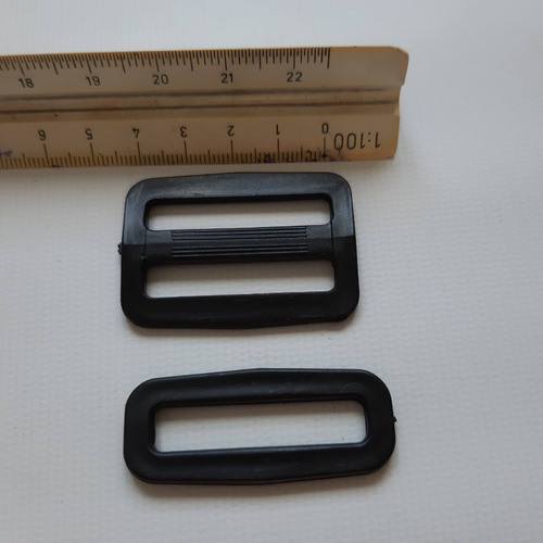 Regulador Pasador Plástico Doble Para Mochilas Pase 40 X 26u 1