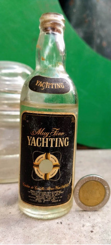 Botella Antigua Publicitaria Whisky Yachting Chica Unica 0