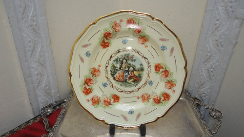 Plato Ingles Antiguo Con Escena Y Rosas Para Decorar Vealo 1