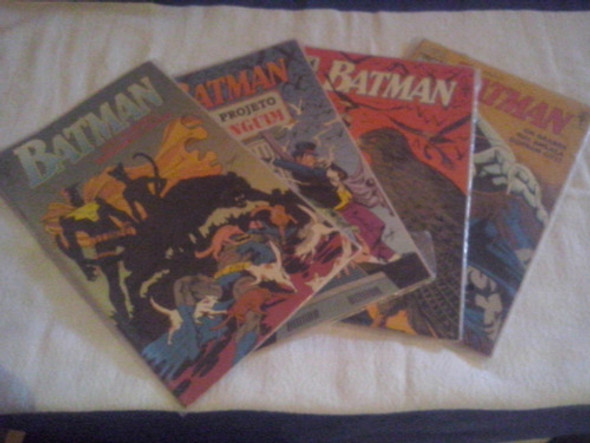 Lote 4 Gibis Batman Formato Americano 1