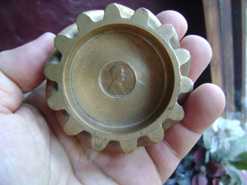 Antiguo Cenicero En Bronce Macizo Con Moneda De 1 Cent Usa 1