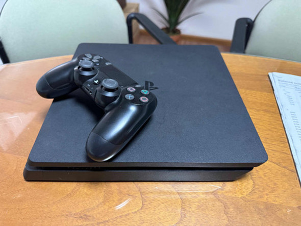 Play Station 4 0