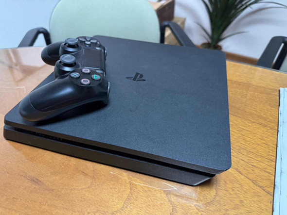 Play Station 4 1