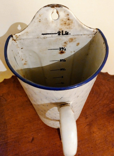 Antiguo Recipiente Enlozado Con Manguera 2 Litros 1