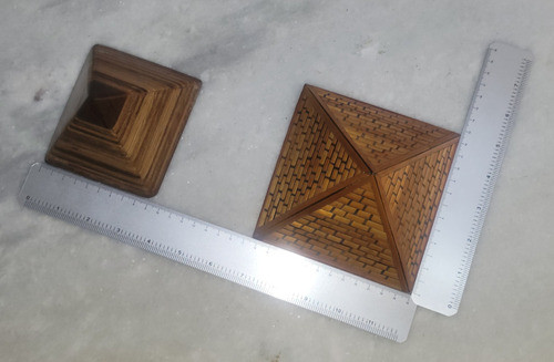 Pirâmide De Madeira Machetado 1