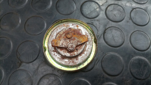 Tapa De Llenado De Aceite Antigua 1