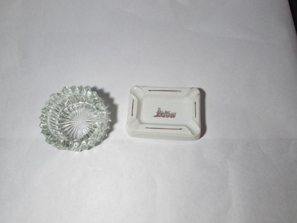 Lote De Cenicero Marca  Dresden Y Cenicero De Vidrio. 0