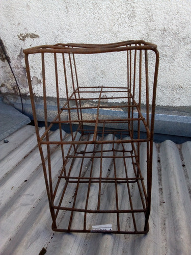 N.6- Canasto Porta Botellas Hierro 48,5 X 20 X 34,5 Alto 1