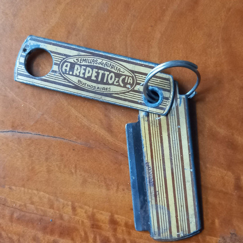 Antiguo Llavero Cortante Chapa Litografiada Semillas Repetto 0