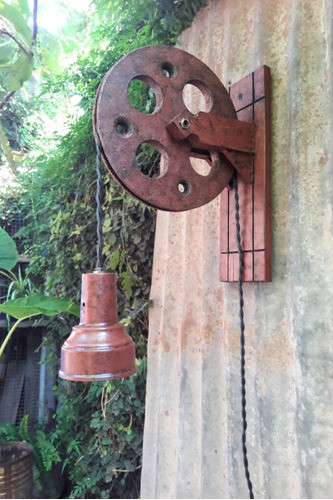 Industrial Con Aplique Sobre Pared 0
