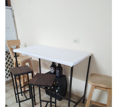 Mesa Alta Cervecera, Cubierta Con Cuerina + 4 Banquetas. 1