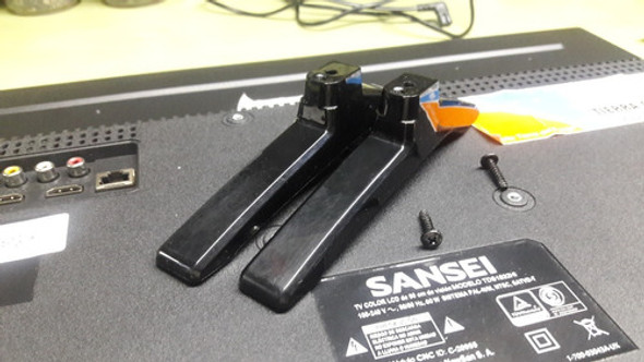 Par De Patas Pie + Tornillos Sansei Tds1832hi 0