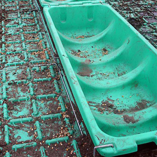 Comedero Plastico Alta Resist 228l 166x67x32cm 1