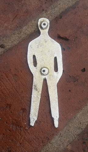 Silueta Baño Caballero En Bronce Niquelado De 4,1cm X 12,7cm 1