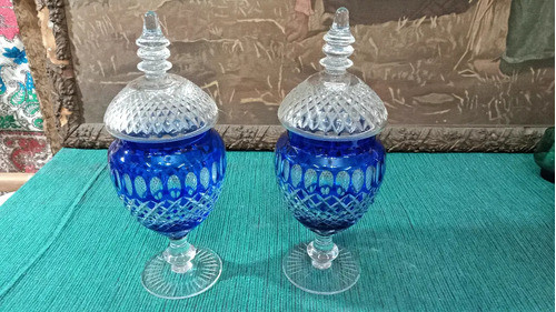 Pareja De Potiches De Cristal Tallado 0