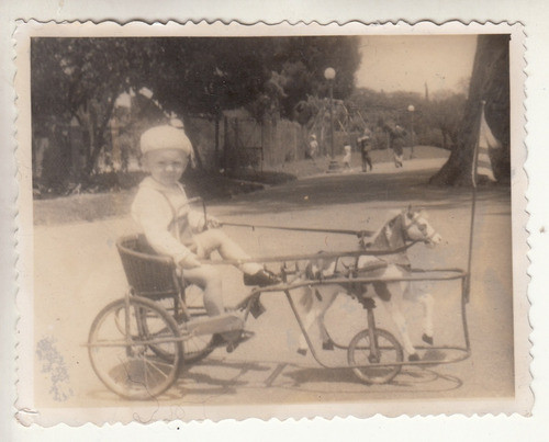 1944 Fotografia De Niño Con Sulky Infantil En Parque Rodo 0
