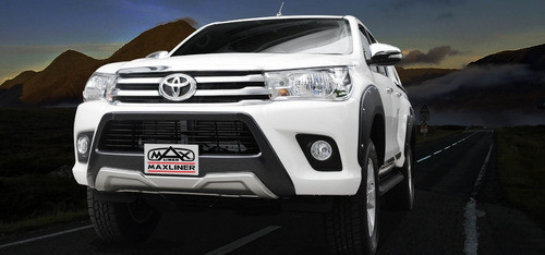 Defensa Plastico Bumper Toyota Hilux Revo Con Franja Cromo 0