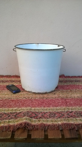 Antiguo Balde Enlozado Campo Tambo Ideal Revistero Picado 0