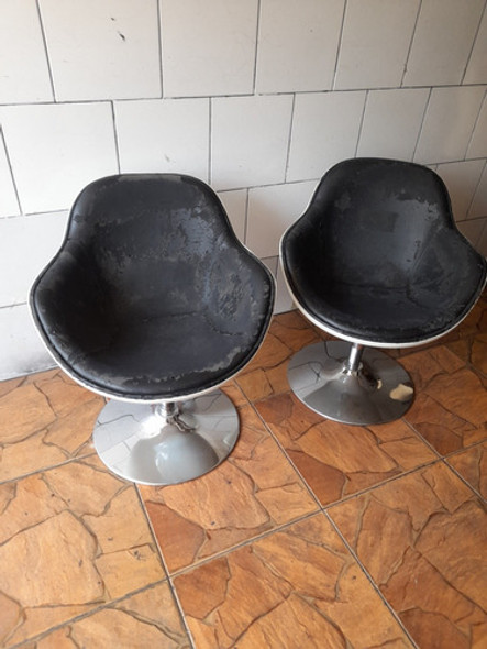 Poltronas Pés Cromado 1