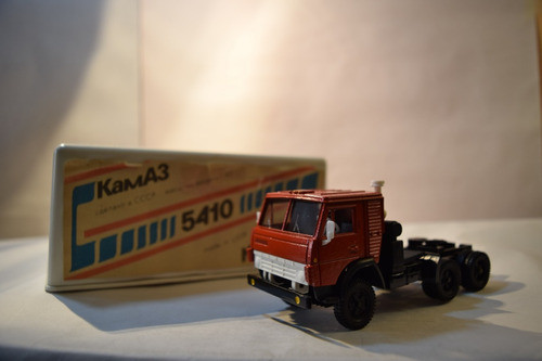Camion Kamaz 5410 Tractor Rojo Urss 1/43 C/caja 0