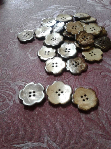 Boton Flor De Coco Medidas 27mm Y 30mm X 6 Unidades 0