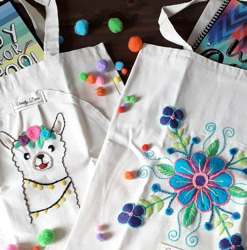 Bolsos De Lienzo Bordados A Mano. 0